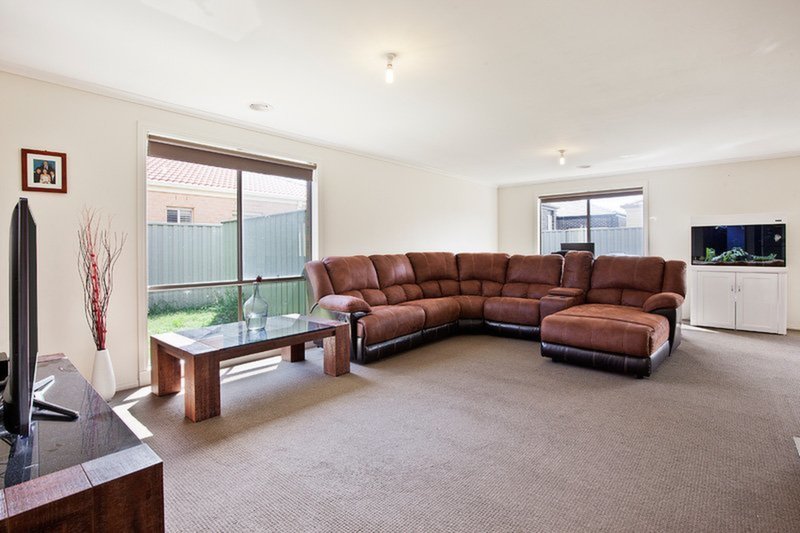 31 Bowyer Avenue, Cranbourne East Sold by Abode Peninsula - image 5