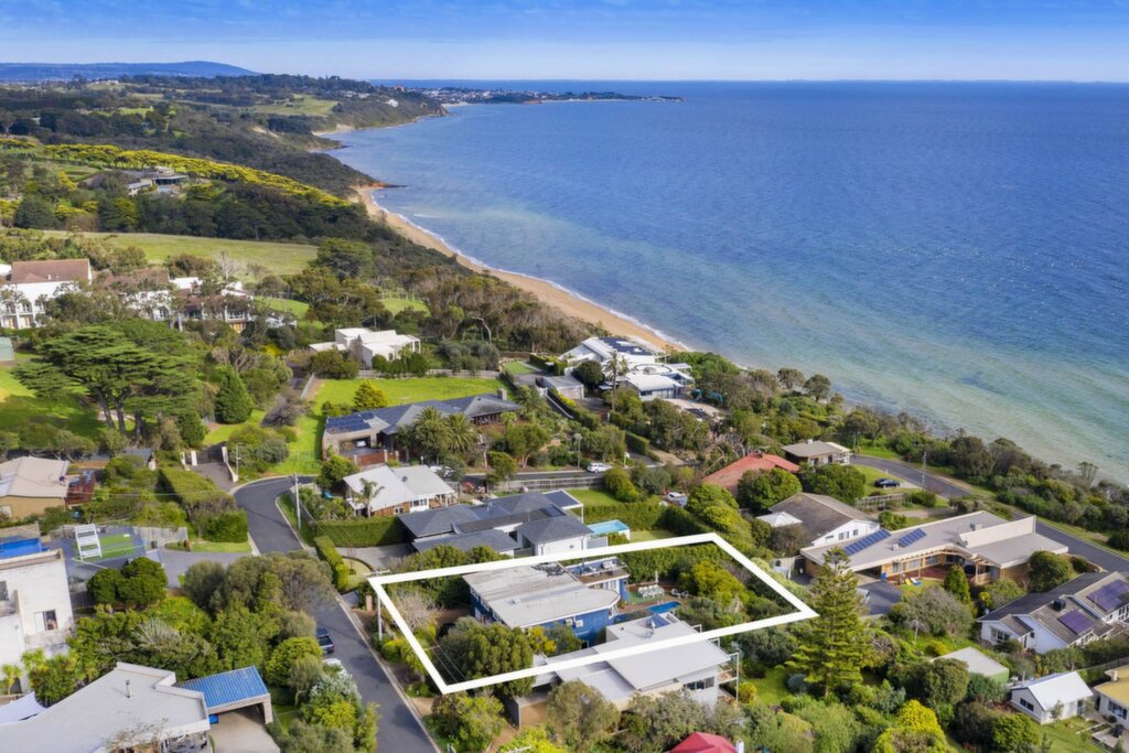 5 Manatee Avenue, Mount Eliza Leased by Abode Peninsula