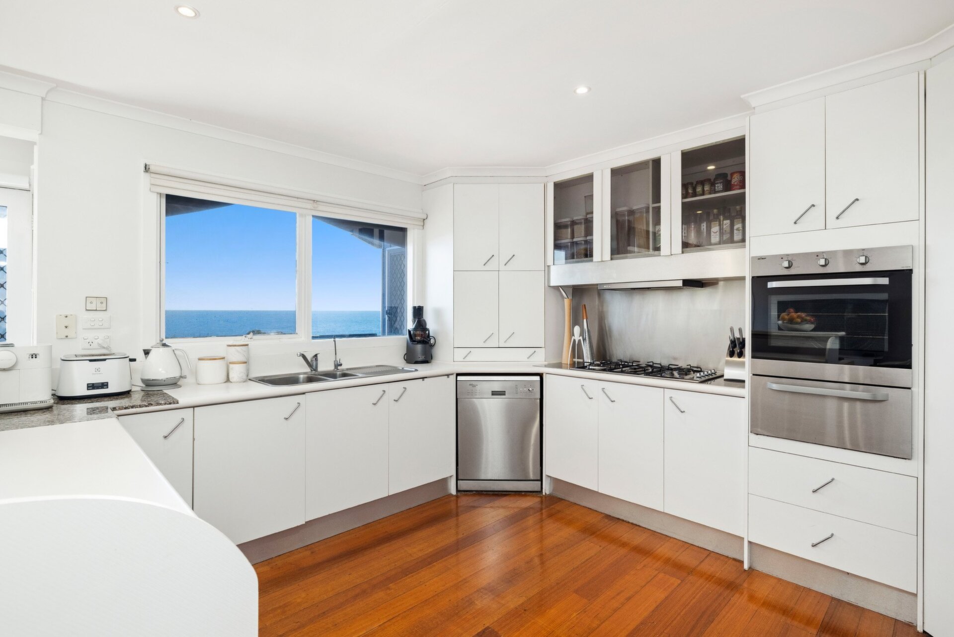 5 Manatee Avenue, Mount Eliza Leased by Abode Peninsula - image 1