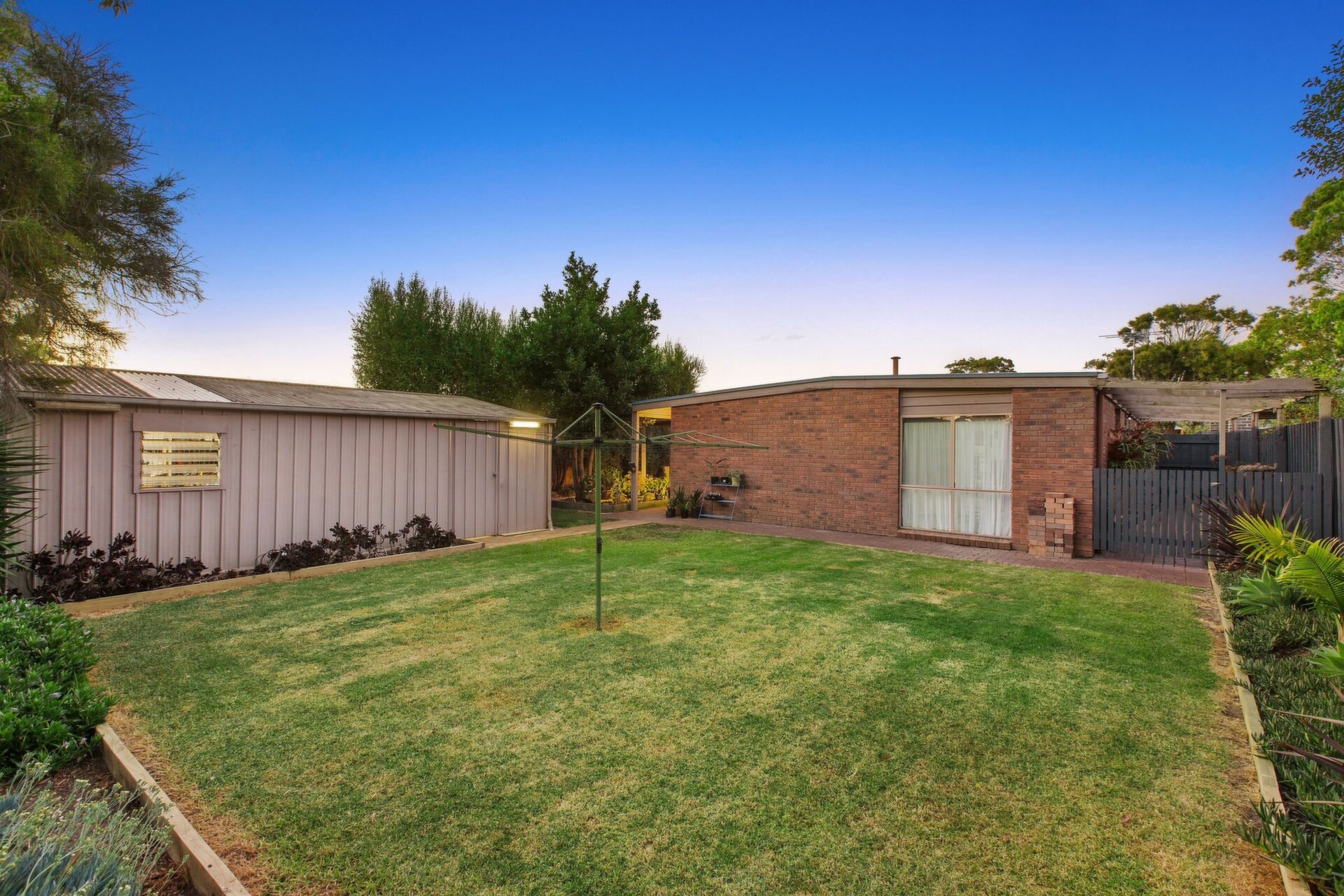 16 Hakea Drive, Mount Martha Sold by Abode Peninsula - image 1