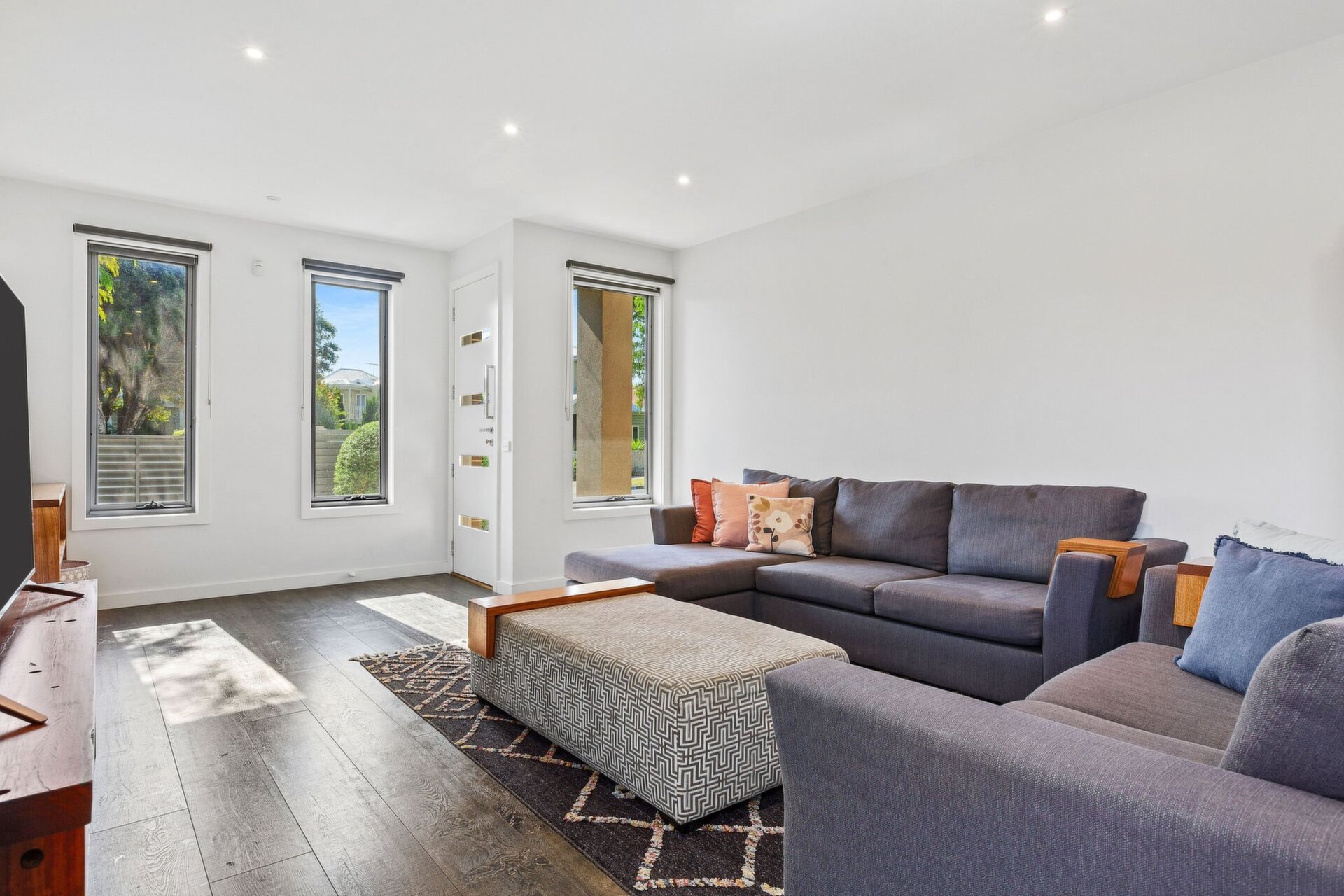 9 Surrey Street, Mornington Sold by Abode Peninsula - image 1