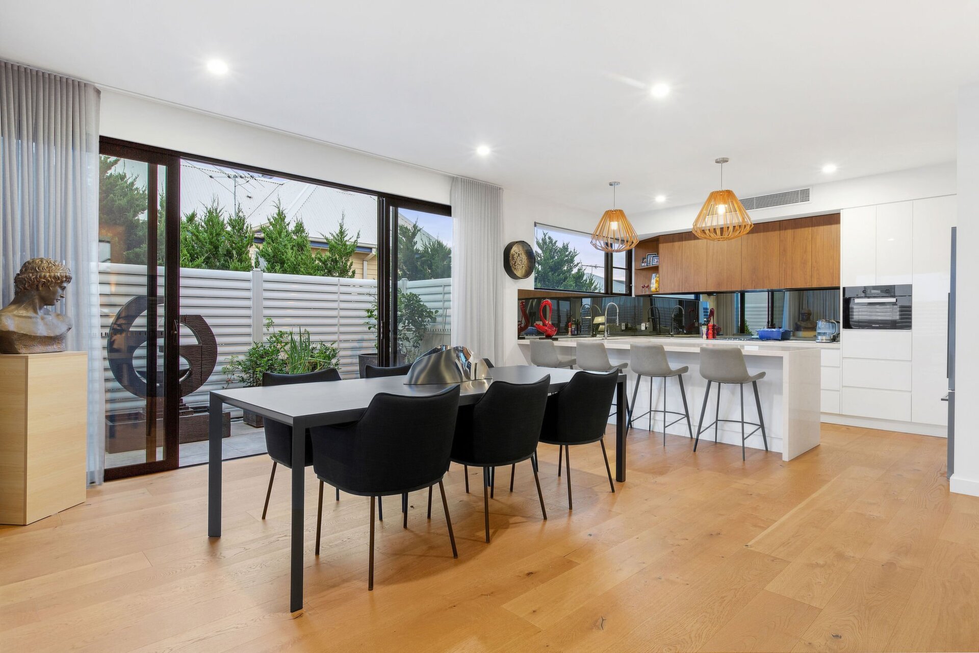 2/656 Esplanade, Mornington Sold by Abode Peninsula - image 1