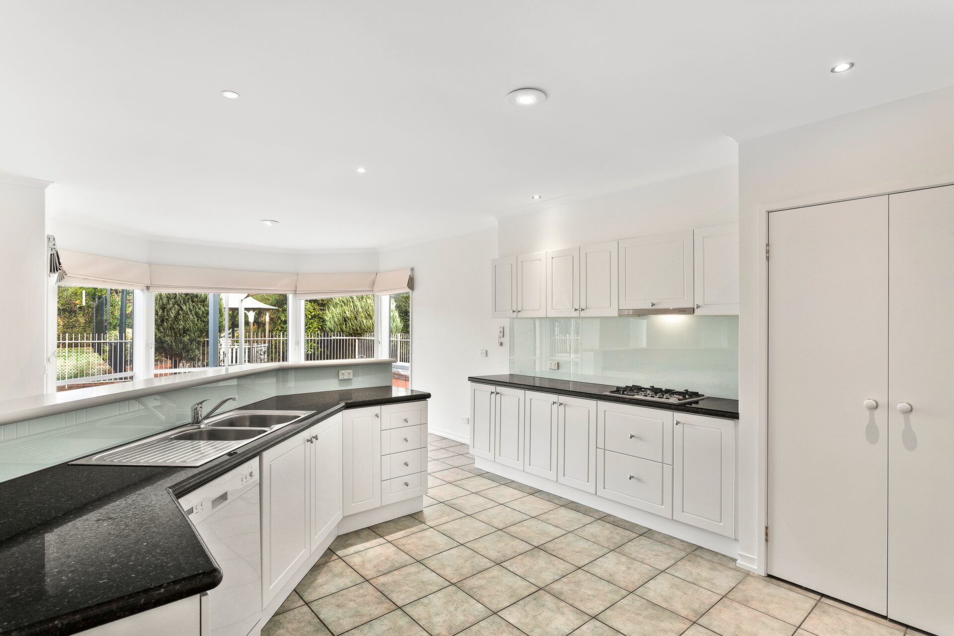 5 Williams Road, Mount Eliza Leased by Abode Peninsula - image 1