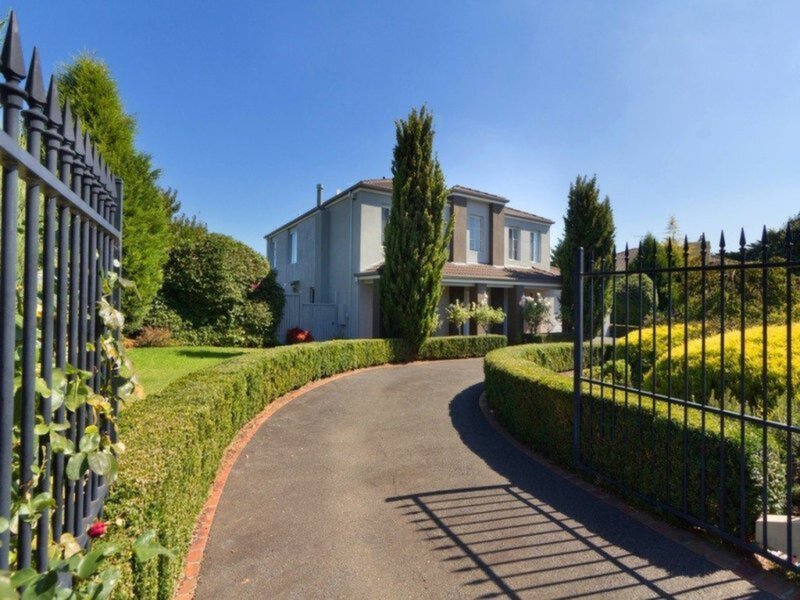 5 Williams Road, Mount Eliza Leased by Abode Peninsula - image 1