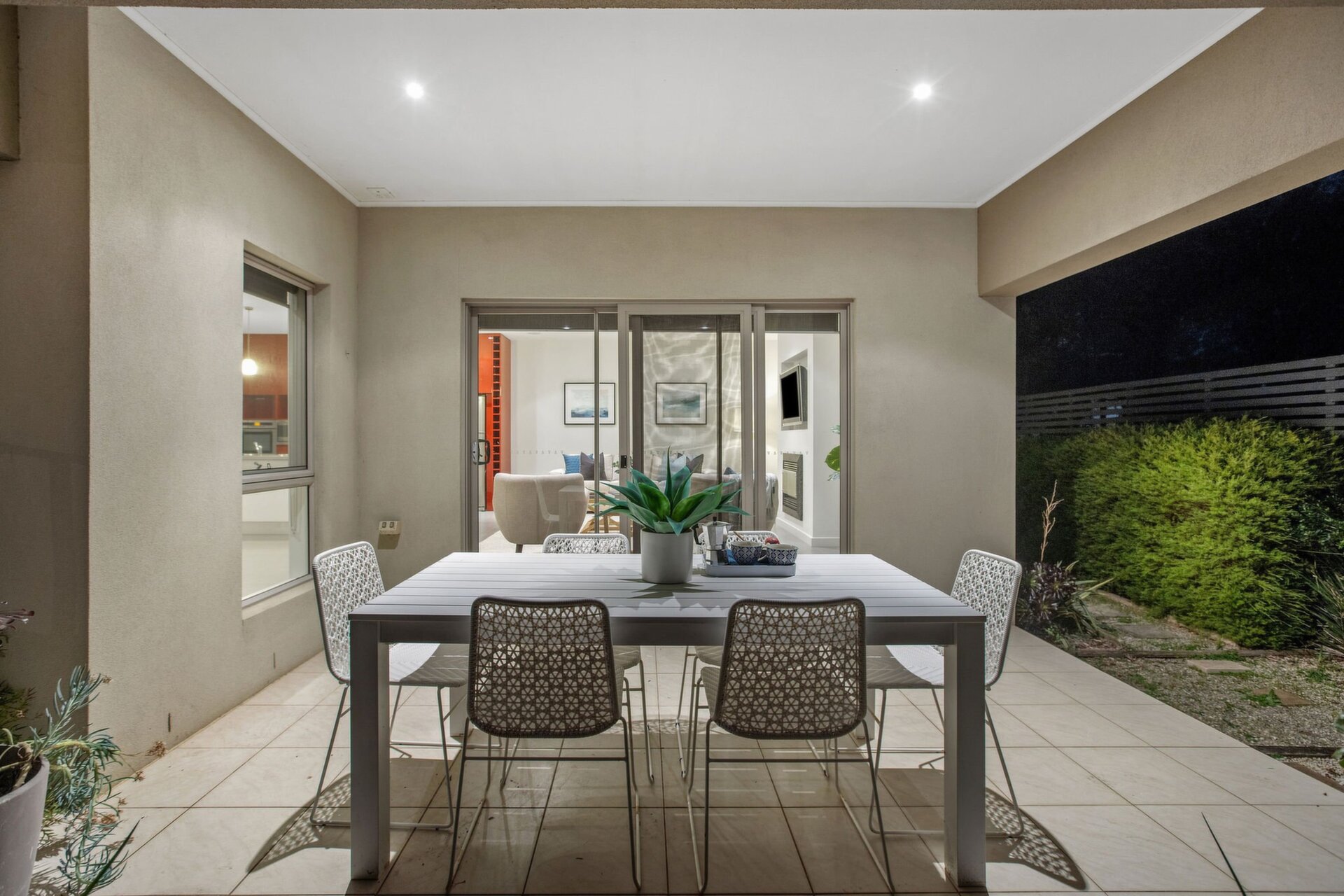 2/32 Shandon Street, Mornington Sold by Abode Peninsula - image 1