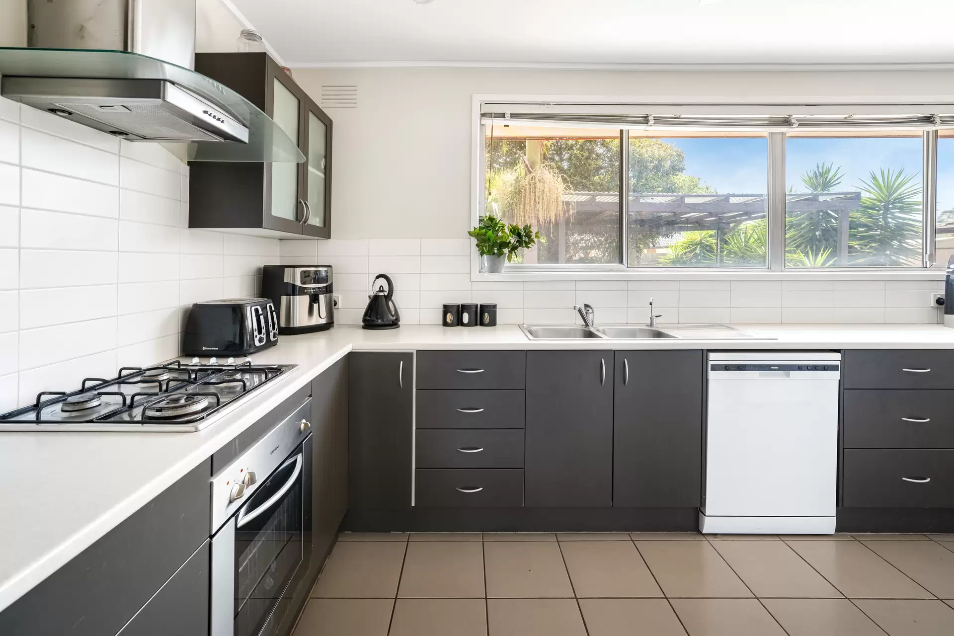 2 Derril Place, Frankston Leased by Abode Peninsula - image 1
