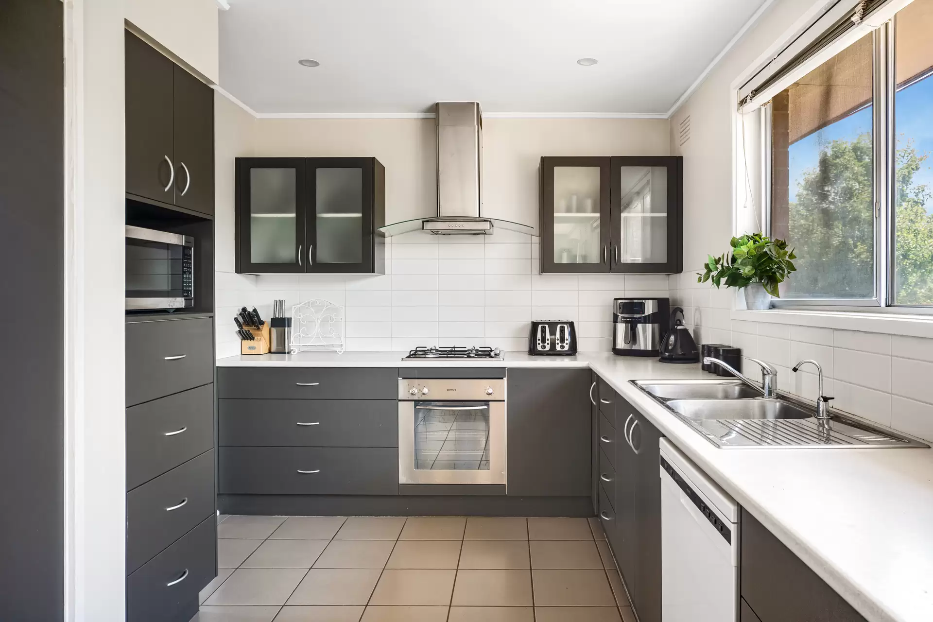 2 Derril Place, Frankston Leased by Abode Peninsula - image 1
