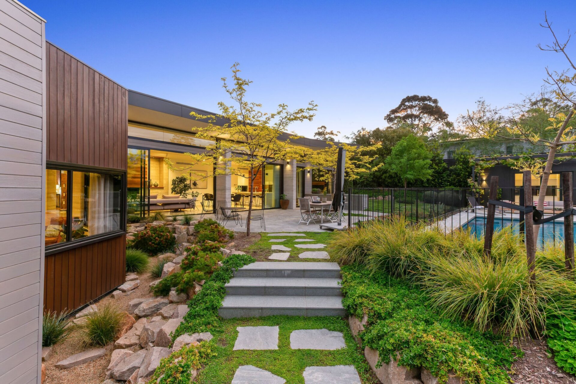 2 Archer Close, Mount Eliza Sold by Abode Peninsula - image 1