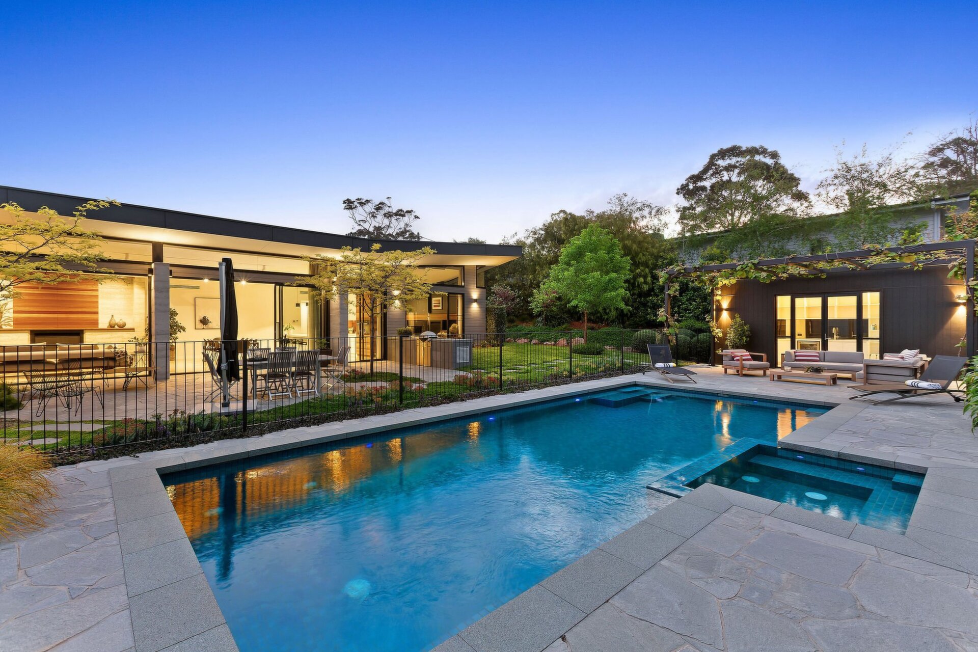 2 Archer Close, Mount Eliza Sold by Abode Peninsula - image 1