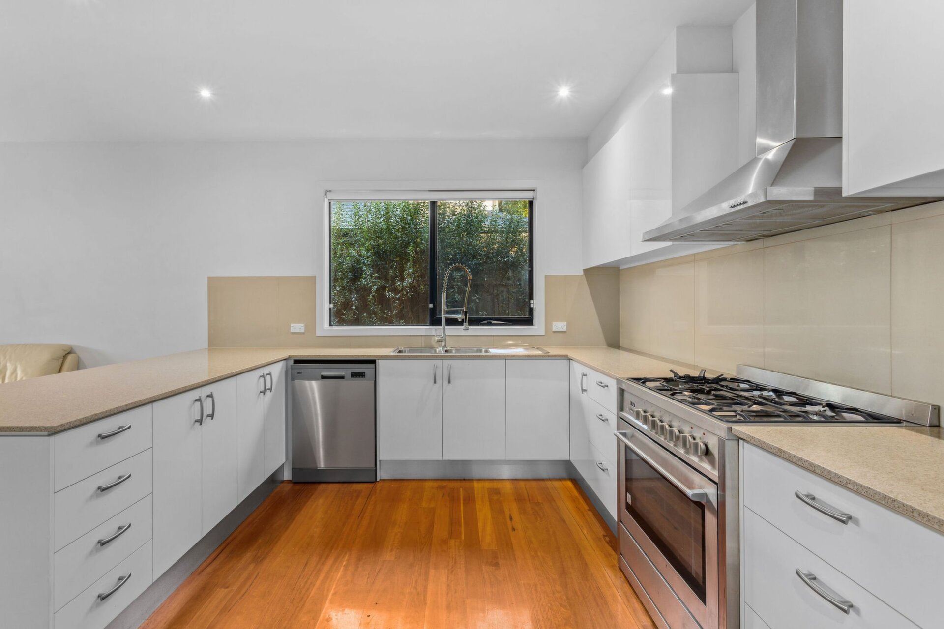 17 Helen Street, Frankston Sold by Abode Peninsula - image 1