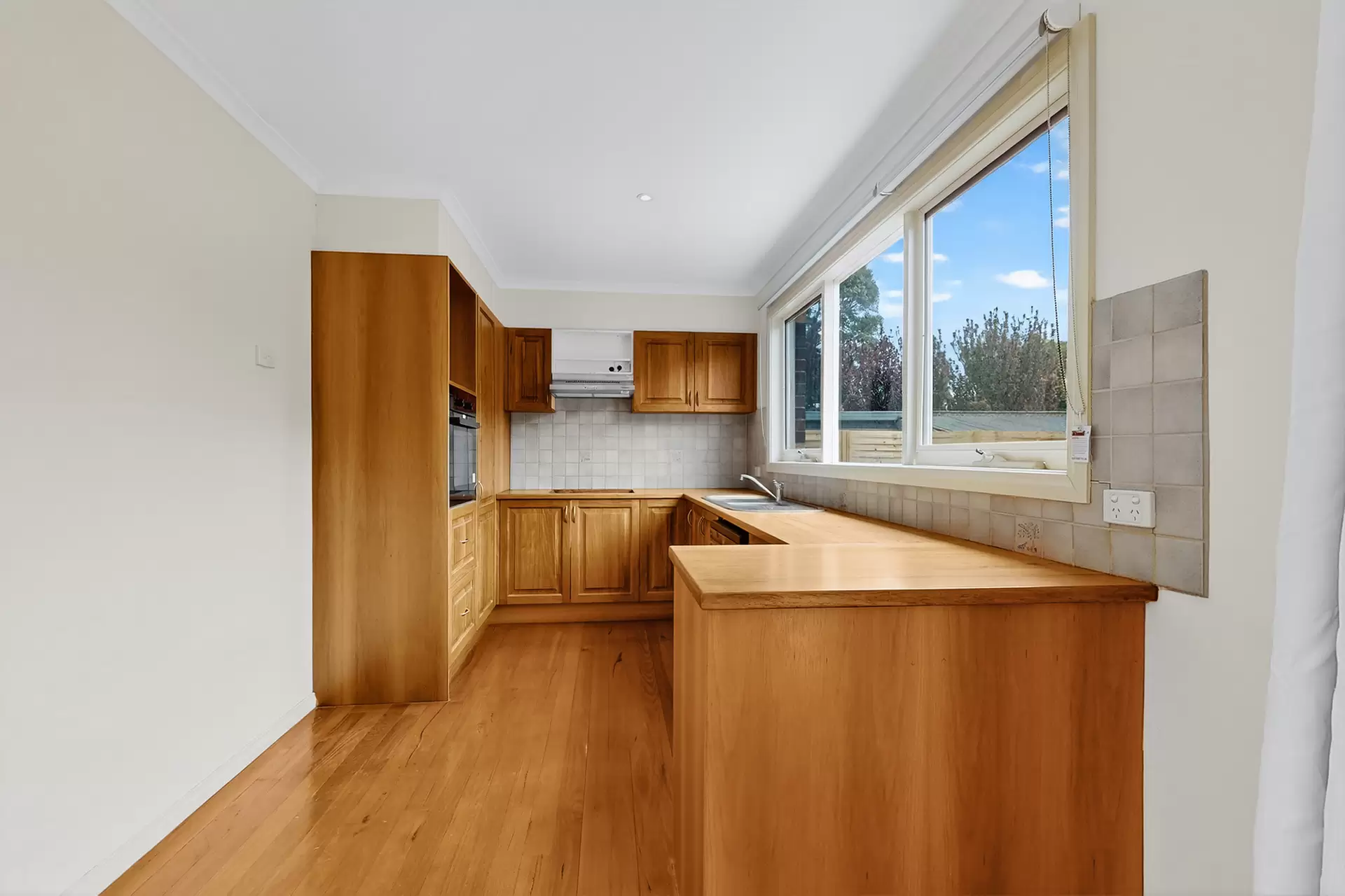 11 Edward Street, Mordialloc Leased by Abode Peninsula - image 1